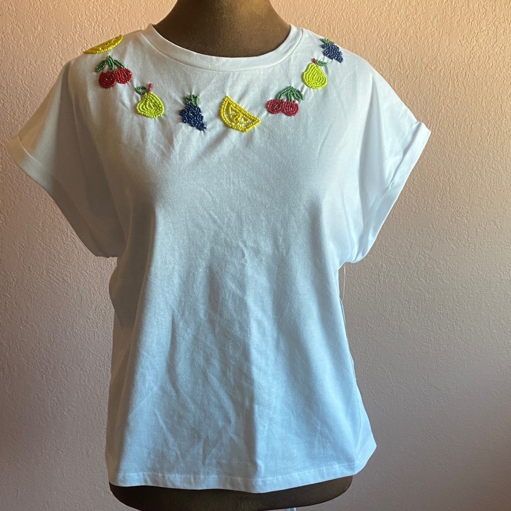 CALLIGRAPHIE White Tee with Colorful Fruit Acents